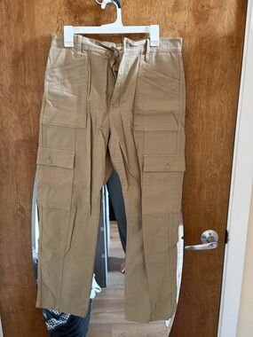 Madewell 90’s Straight-Leg Cargo Pants in green/ tan